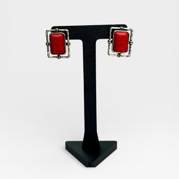 Jewelry - Center Stagecoach Earrings NWOT